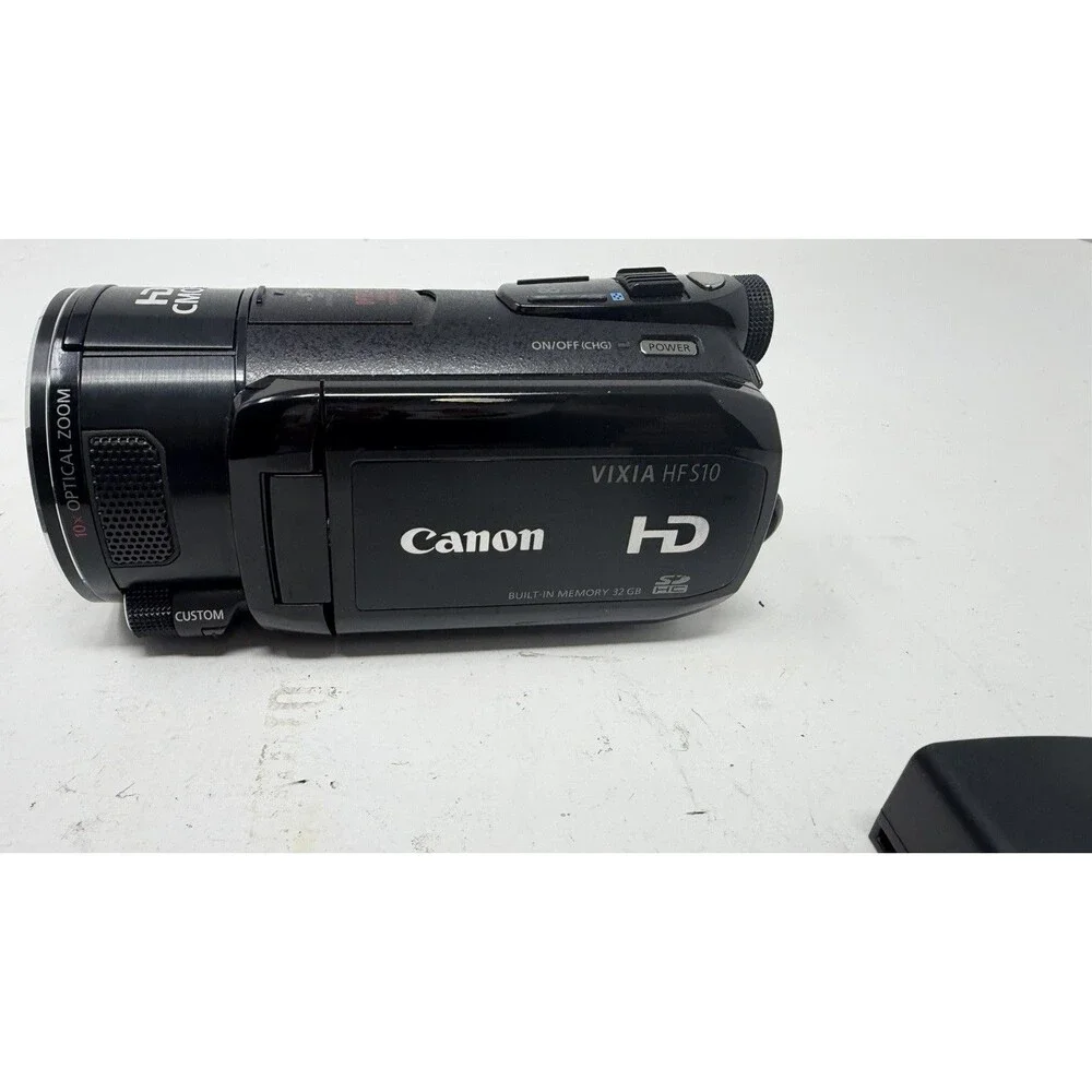 Canon Vixia HF S10 32 GB Camcorder - Black 8.0MP 10X Optical Zoom 2.6